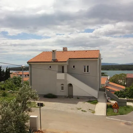 아파트 With A Parking Space Punat, Krk - 5350