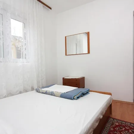 Apartments With A Parking Space Punat, Krk - 5350 Punat